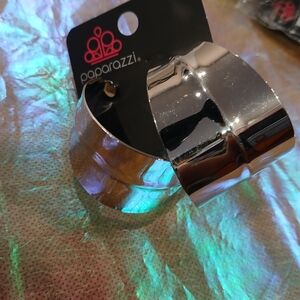 Paparazzi Gleaming Silver Cuff